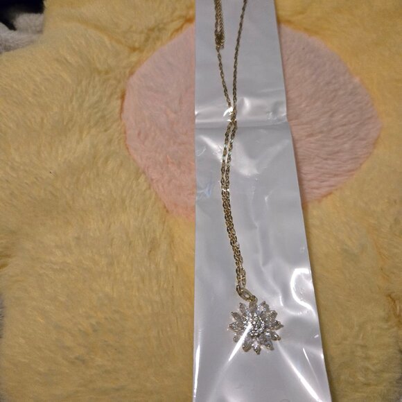 New Sunflower with Necklace Clavicle Chain - Picture 1 of 2